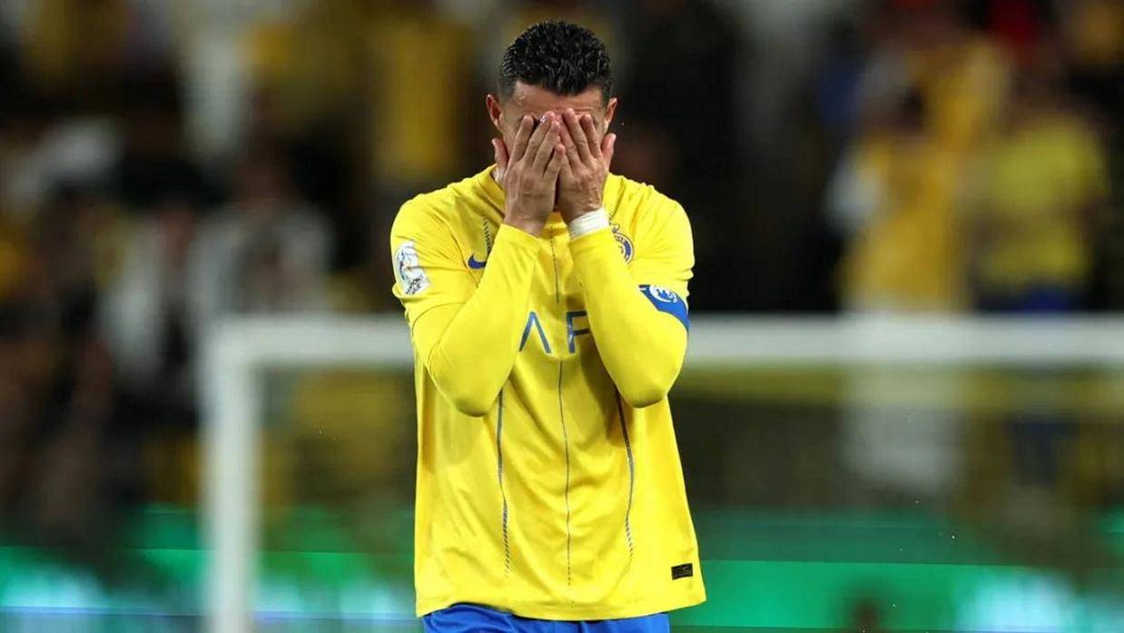 第3次罢赛逼宫，C罗考虑逃离沙特，曼联率先表态：不会再签他